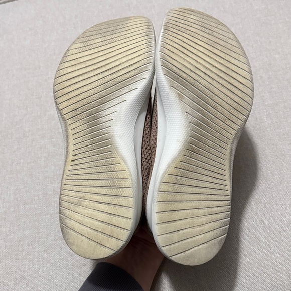 EUC-Wmns Allbirds Trail Runner-8-Sand Taupe/Orange Knit Mesh Uppers-White Soles - Picture 11 of 16